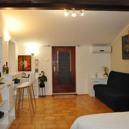 Guest House Most بوزت المظهر الخارجي الصورة